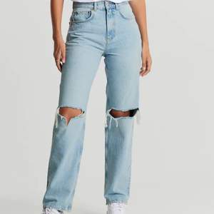 Nu säljer jag mina high waist jeans från Gina Tricot eftersom att dom har blivit förstora för mig, använda ett par gånger men är som nya. Är 1,68 och dom går ända ner till fötterna. Köpta för 500 och säljer för 300, fri frakt💗