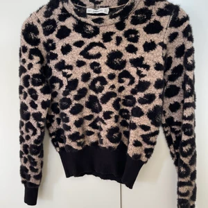 Tröja  - En superfin stickad tröja från zara som inte kommer till användning. 