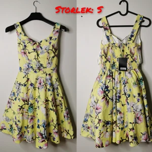 Klänning - Helt oanvänd klänning i storlek S