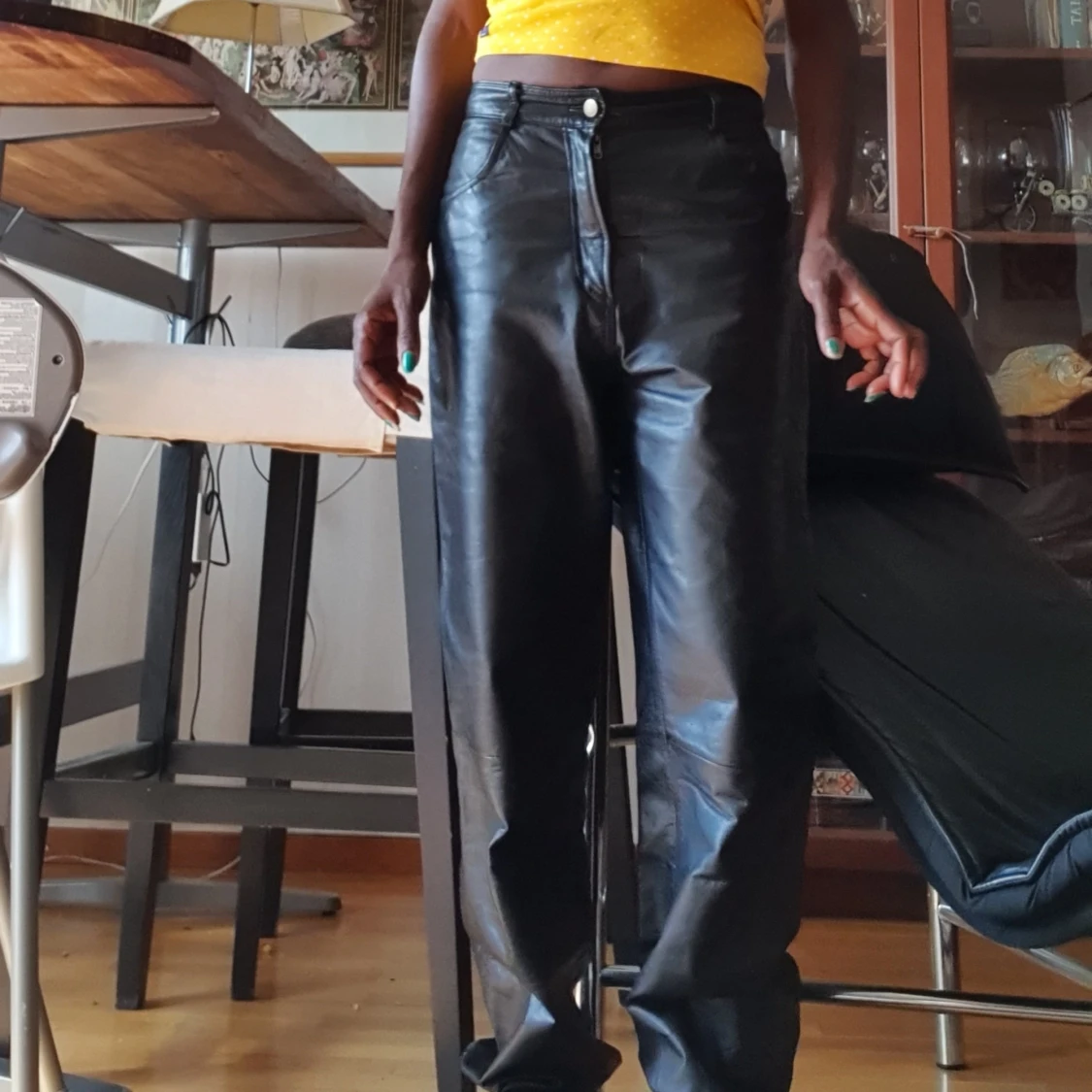 Åkta boy to girl skin buggy leather byxa