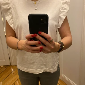 Topp med volanger - Så fin topp med volanger!!💕💕