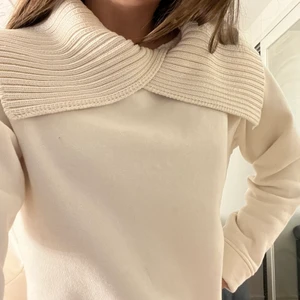 Zara tröja - Tröja från Zara i strl M. Köparen står för frakten