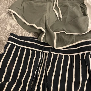 Shorts  - Två par kortbyxor i storlekarna 38 och 170. Bra kvalitet du får båda för 20kr