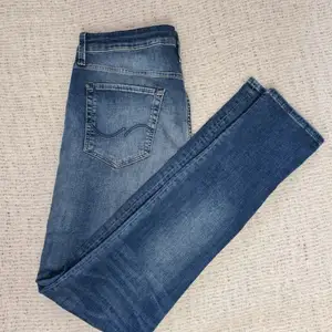 New. Good looking men Jack&Jones jeans. All lenght 114cm.