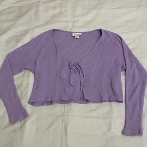 lila knytblus - söt knytblus i fint skick 