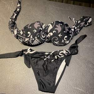 Bikini 👙 svart färg 🖤🖤🖤🖤🖤🖤🖤 köpte från Brasilien 🇧🇷 storlek medium 