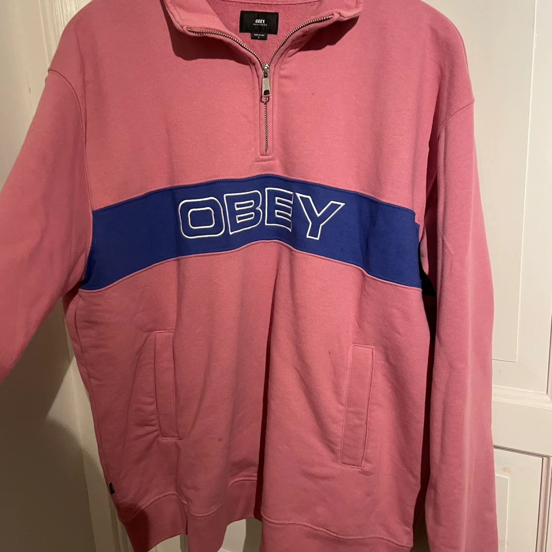 Obey collage L 