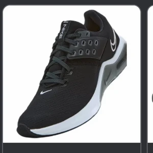 Nike träningsskor - Säljer mina nästintill nya träningsskor då jag använder andra. Endast använda inomhus så inte smutsiga. Modell ”Air Max Bella Tr 4 Women's Tra Black/White” köpta i Västerås på stadium. Jag står för frakt, passa på💕💕🙏🏼