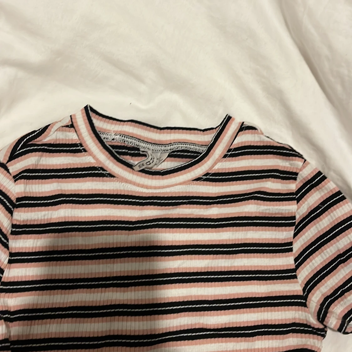 Fin rosa randig croptop - 90