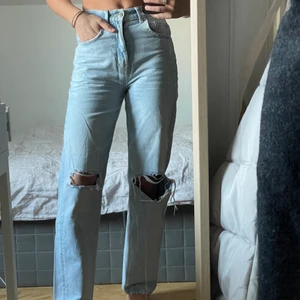 Denim Jeans - Fint skick, knappt använda. Väldigt sköna och snygga nu till våren! 