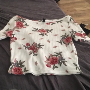 Dived crop top strl s - Fin somrig magtröja strl s