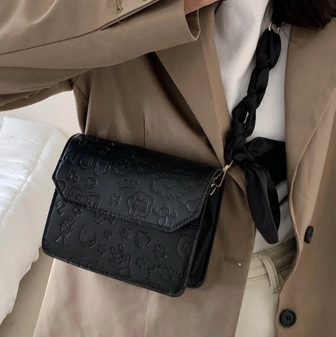 Svart ”Läder” väska