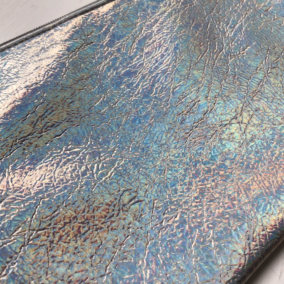 Holografisk necessär  - 90