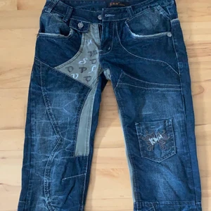 Jeans - Jättesnygga jeans. Bra skick. Jag är 165cm. Fråga för fler bilder. Köparen står för frakt