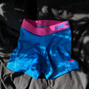 Träningsshorts - Träningsshorts från Nike, storlek XS. Använd fåtal gånger. Köpare står för frakten.