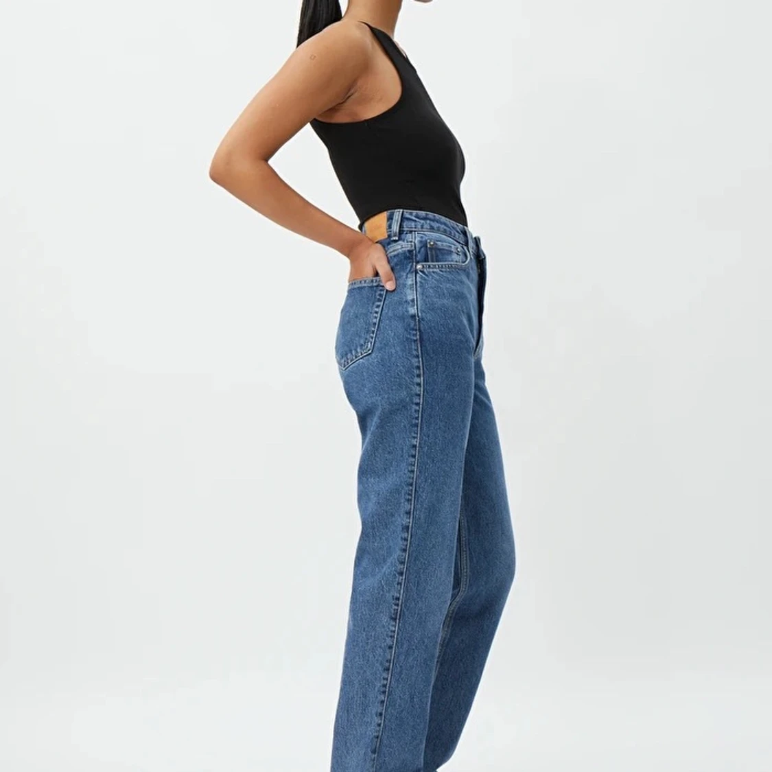 De populära ROWE jeansen från Weekday