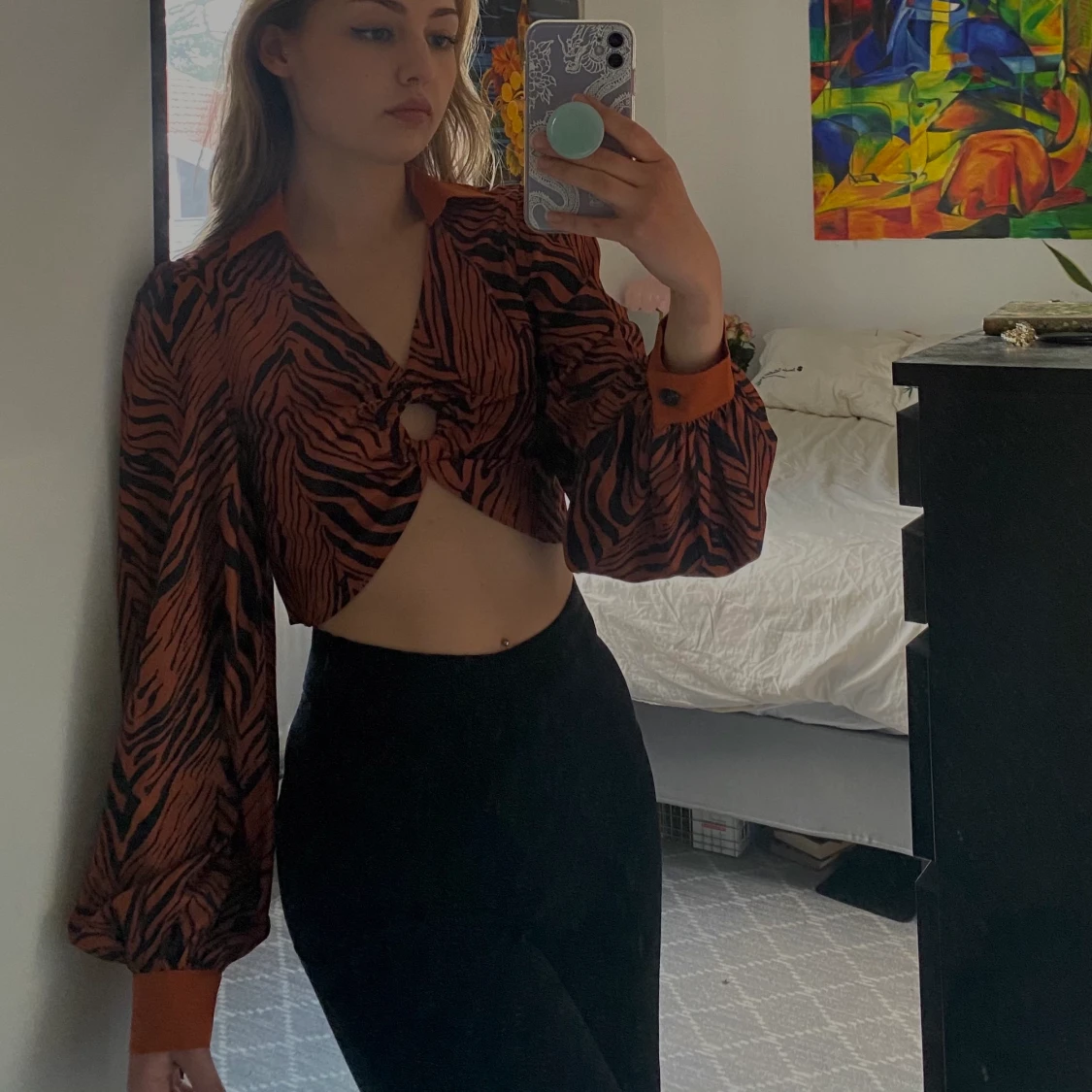 Tigerrandig blus med Ballongärmar