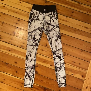 Stronger tights  - Som ny. Nypris 800