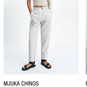 Linnebyxor  - Helt nya byxor från Zara som jag fick hem idag. De va tyvärr för stora för mig därför säljer jag dem. De är tunna chinos som känns som linnebyxor, väldigt sköna!<3 köpta för 299kr