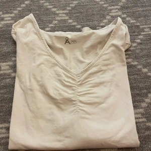 Tröja & byxor! Storlek S  - Ovan! 