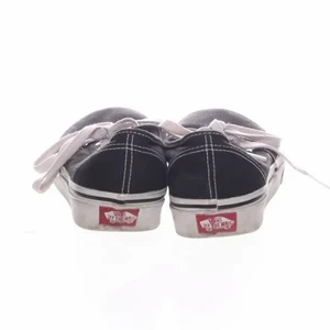 Vans - Slitna men fungerande vans