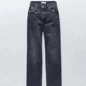 Zara Jeans - Superfina Jeans från Zara i storlek 36. Aldrig använda och har fortfarande prislapparna på!