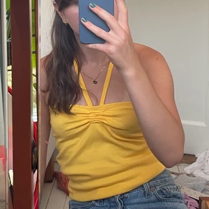 Topp - Egensydd topp! Snörning bak. 