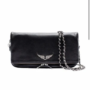 Zadig  - Säljer min zadig väska som jag har haft i två år och knappt använt😋 säljer pågrund av att jag inte använde den så mycket💕