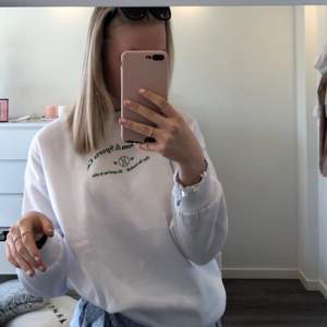 Jätte fin sweatshirt, aldrig kommit till användning, oversize