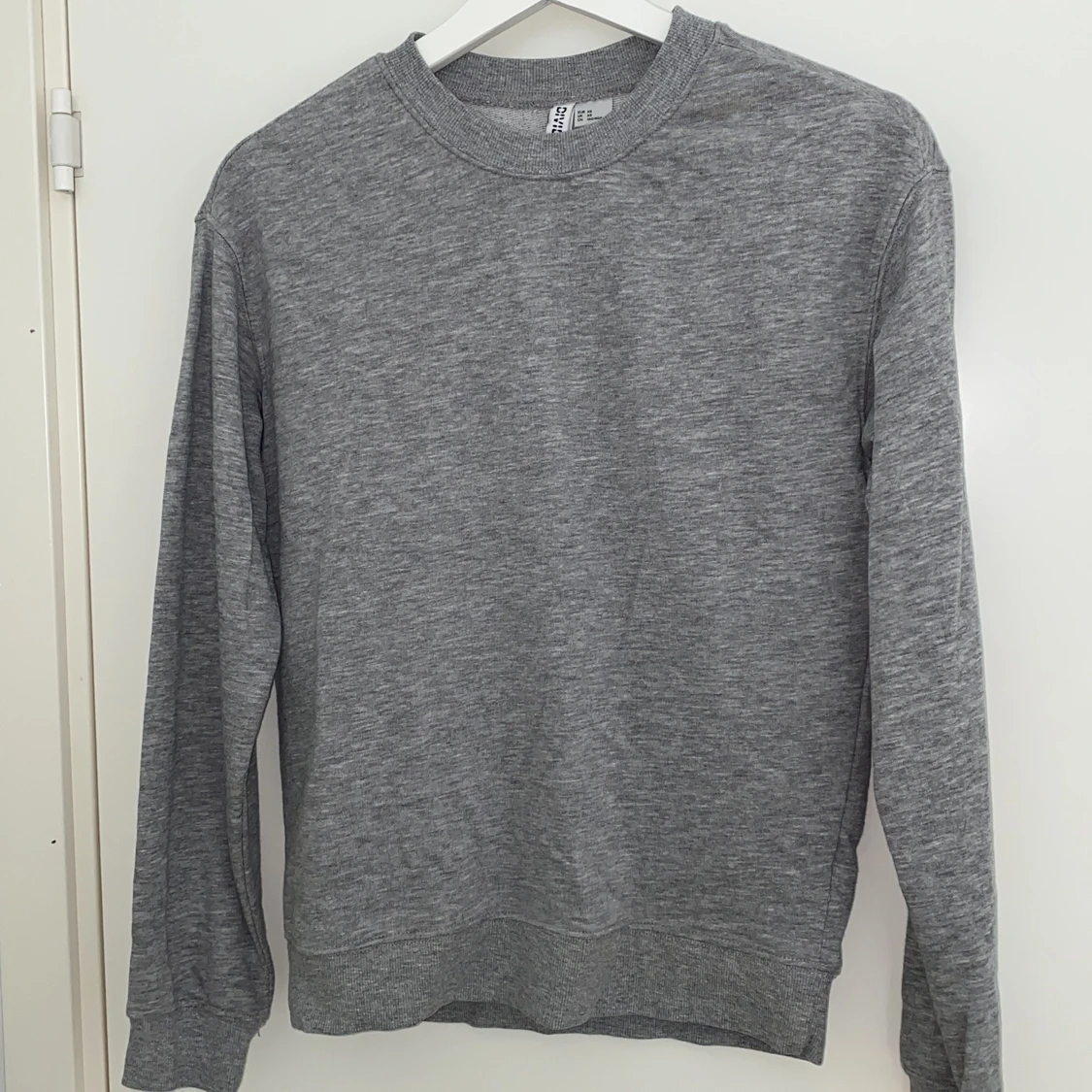 Grå sweatshirt