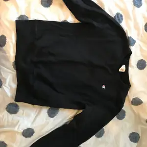 Champion sweatshirt i storlek xs. Färg: svart. Knappt använd, 2-3 gånger