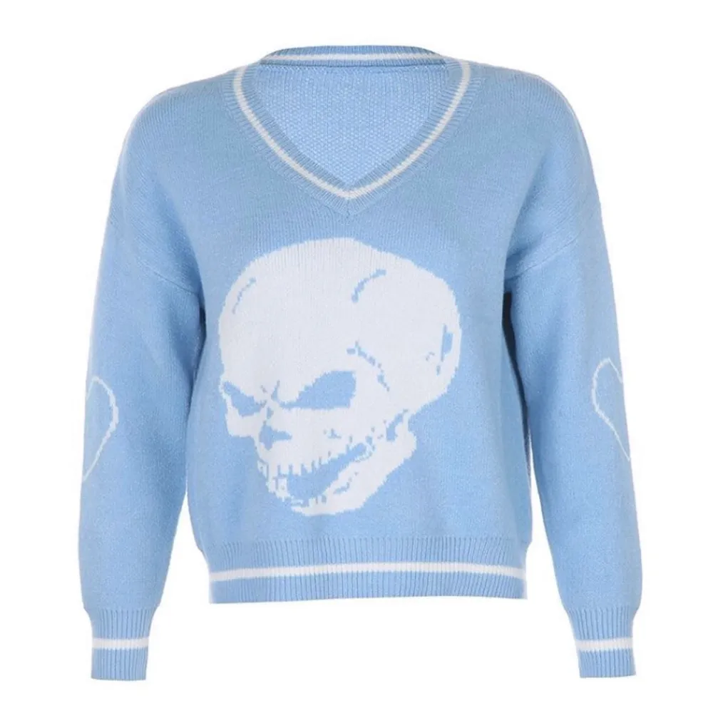 Säljer denna tröja från Yesstyle som är en imitation av Heaven can Wait s Skyfall knit sweater. Säljer pga av jag inte tycker den satt fint på mig, är storlek M men skulle snarare säga att det är en storlek S. Köptes för 270kr. Stickat.