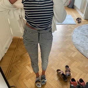Zara byxor  - Säljer dessa super snygga zara byxor i storlek xs