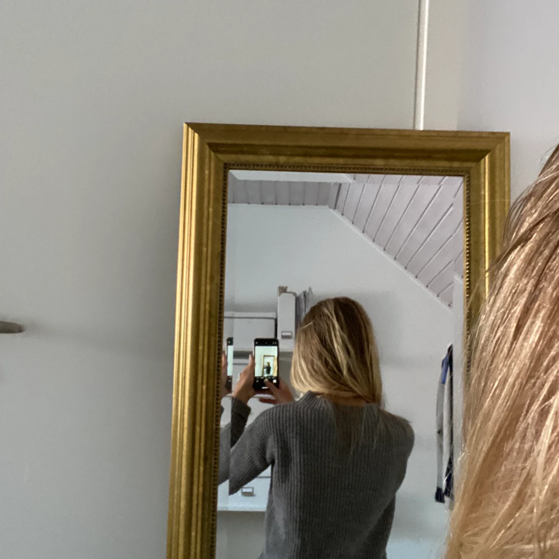 Grå stickad tröja - 91