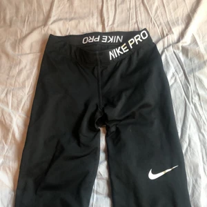 Nike träningstights  - Sitter tight överallt inte genomskinliga, frakt ingår