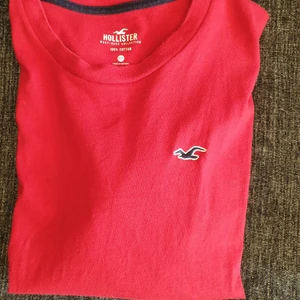 Hollister Tshirt - Vuxit ur plagget mkt fräscht skick
