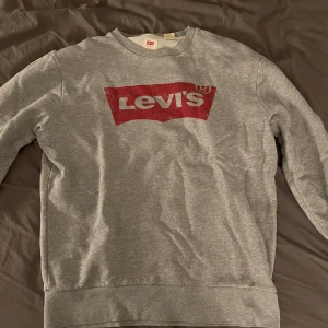 Levis tröja  - Vanlig fräsch tröja från Levis👍🏼