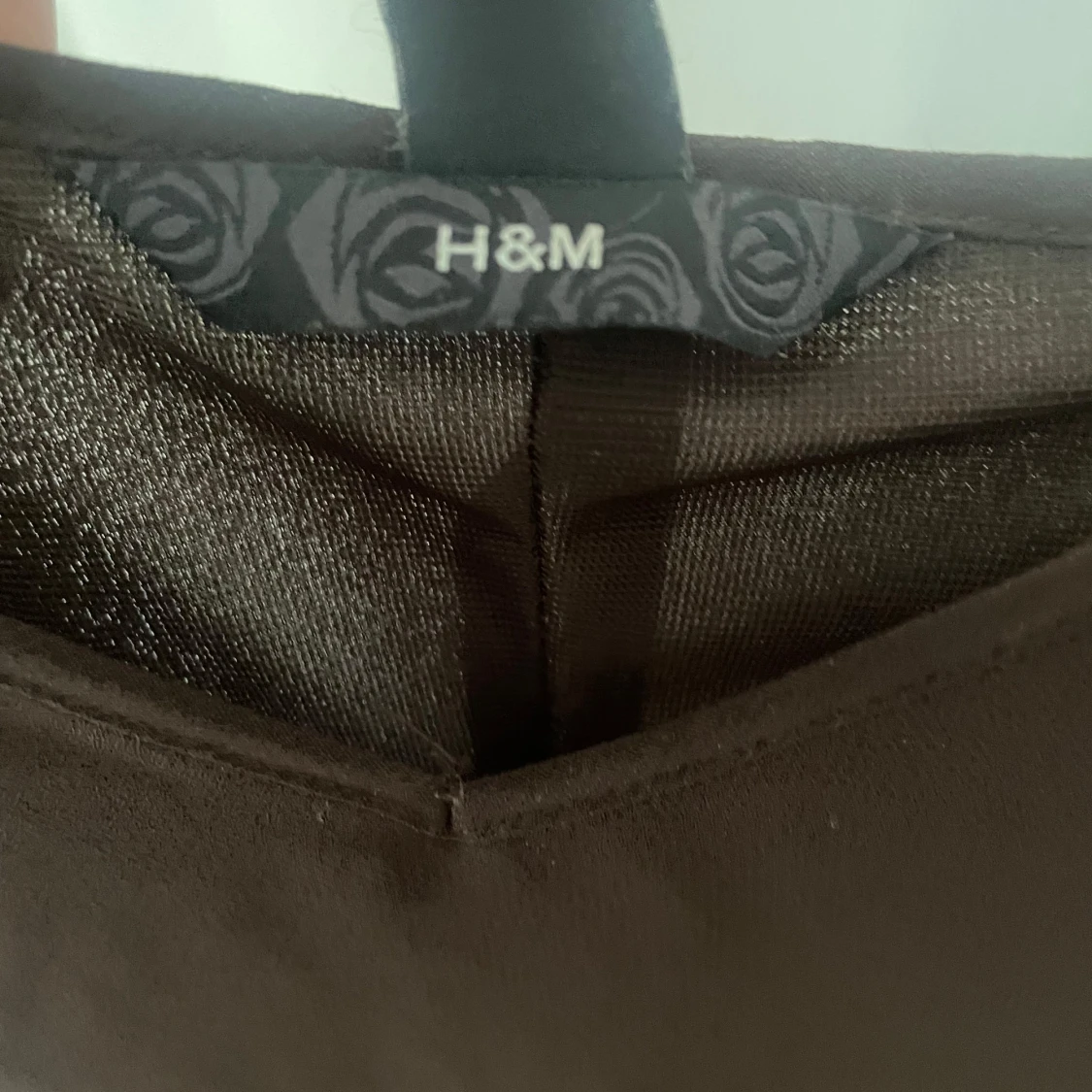 Brun långklänning med tunna axelband från H&M - 3