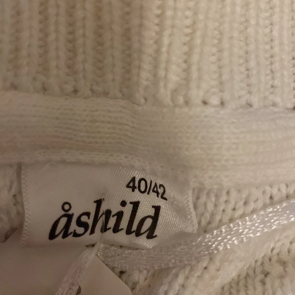 Vit stickad tröja från Åshild - 1