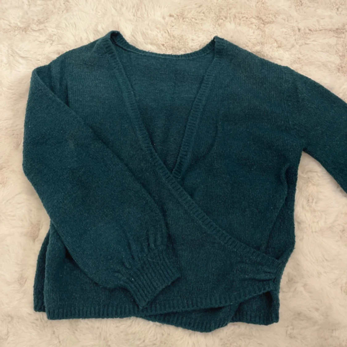 Mörkgrön omlottkofta från Linn Ahlborg x NA-KD