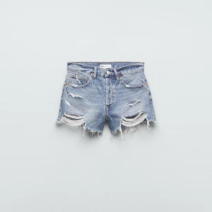 Jeansshorts Zara - Snygga jeansshorts från Zara i Stl 36 som inte passar 😍❤️