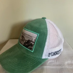Pianotti keps  - Säljer denna Pianotti keps🧢 som ej går att köpa den är använd någon gång och är en perfekt keps för att ha bakåtfram den kosta 799 ny, mitt pris 399. Det är bara att höra av sig vid några frågor / bilder🤳. Priset kan diskuteras vid snabb affär. 😁