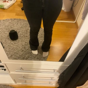 Jeans  - Grå ltb jeans mid wast. Säljer igen för dom inte passade på mig anons från förra säljaren.