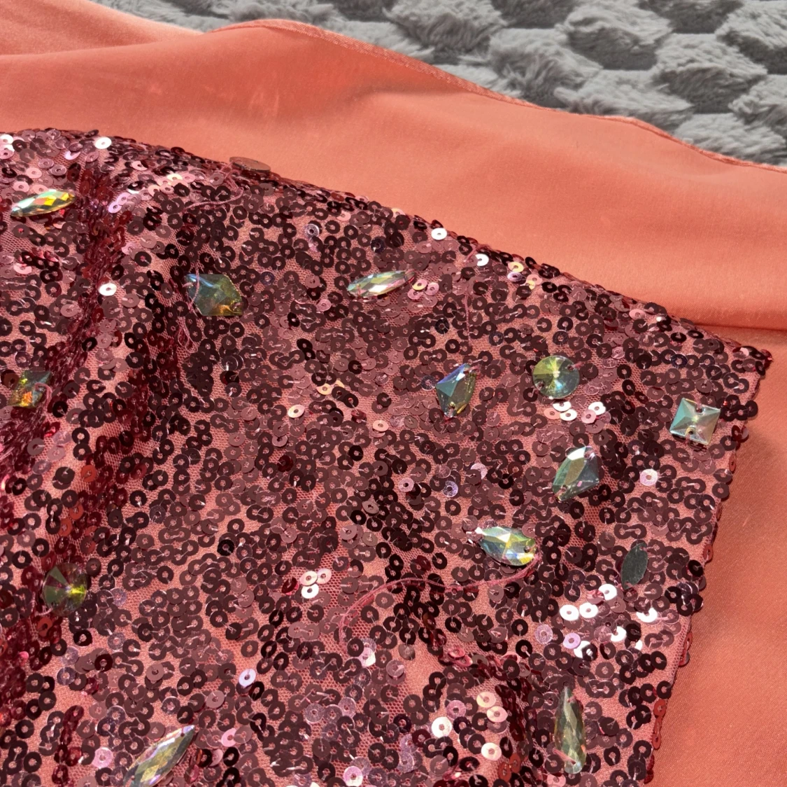 Korallfärgad axelbandslös bal/ fest långklänning med paljetter - 3