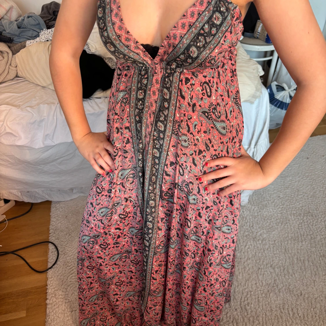 Rosa långklänning med paisleymönster - 1