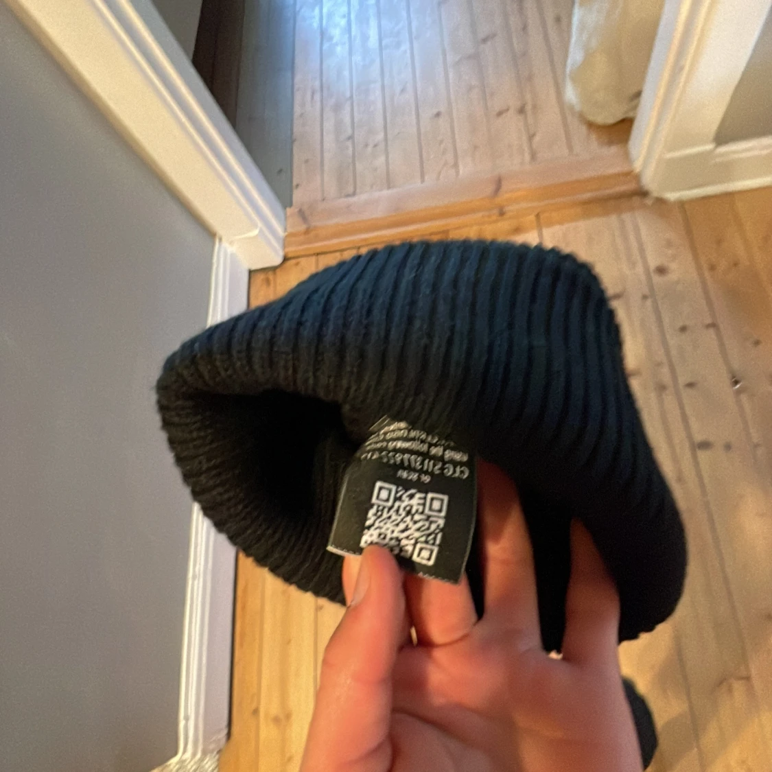 Svart mössa från Stone Island - 2