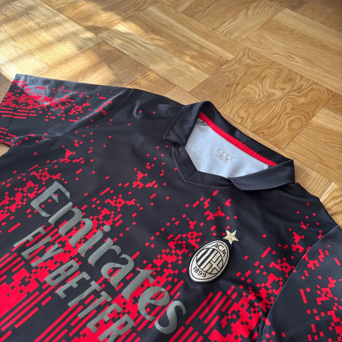 AC Milan fotbollströja svart och röd - 1