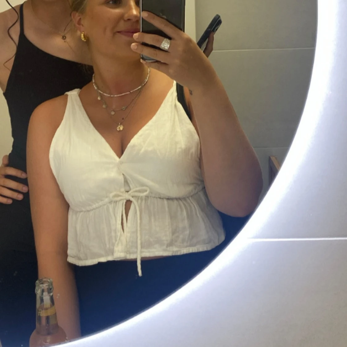 Vit croppad linnetopp från Bik Bok - 1