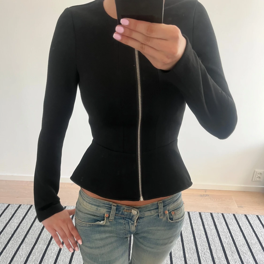Snygg svart ”jacka” - 1