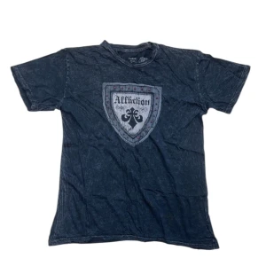 Affliction tshirt - Affliction T-shirt storlek L